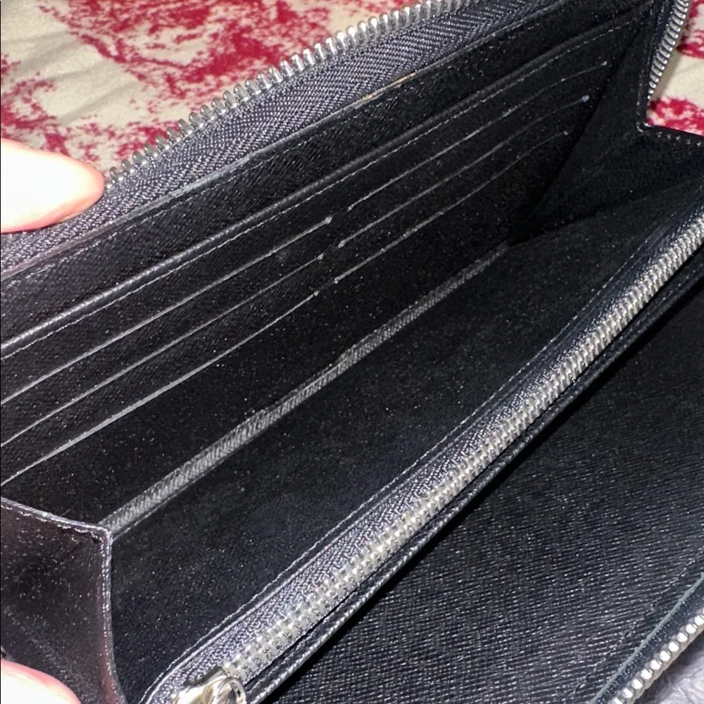 Louis Vuitton Black Epi Zippy Wallet Organizer